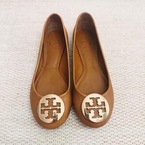 Tory Burch Reva Ballet Flats Cognac Brown Leather Gold Logo Women's Size 6 EUC